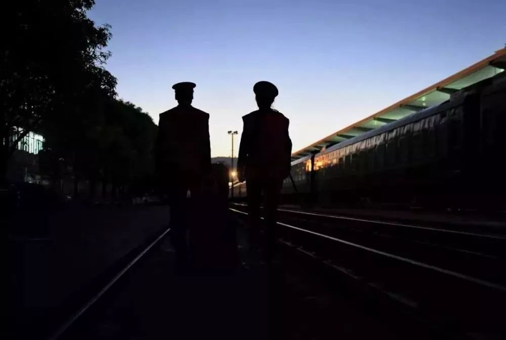 开高铁是在干嘛,开高铁是什么感觉