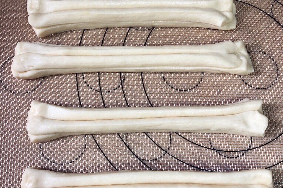 如何炸油条又脆又蓬松配方,家庭版炸油条怎样做才好吃窍门