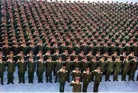 致敬最可爱的人一幅画,致敬最可爱的人卡通图片