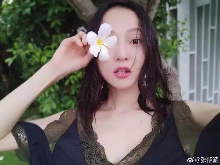 被刘亦菲惊艳到的美照,刘亦菲和其他女明星的对比照