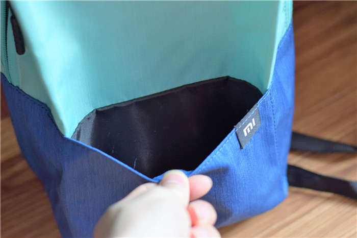 小米背包为什么这么受欢迎,小米极简都市背包一代和二代