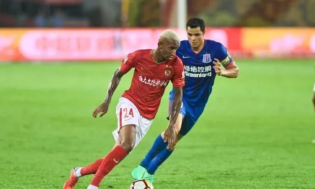 别睡啦,快醒醒,起来看中超啦