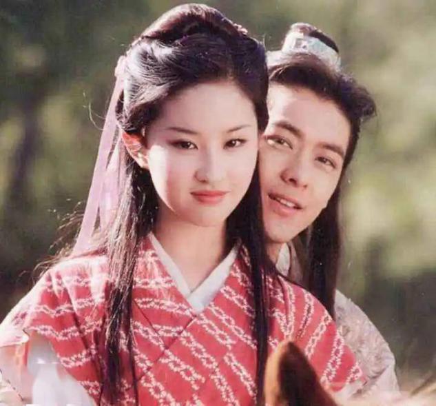 有这四种眼型的女生颜值肯定不低,女生眼睛有3个明显特征