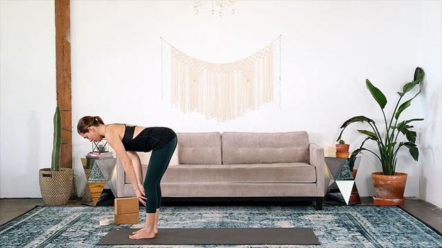 基础瑜伽拜日式可以省略不练吗,瑜伽拜日口诀细节慢动作