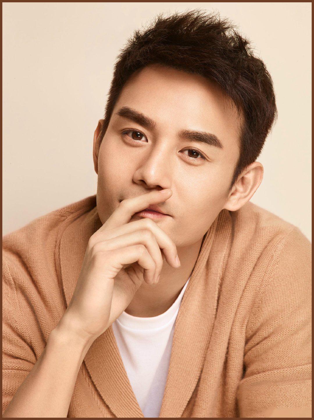 带货女王杨幂机场穿搭,雅诗兰黛333杨幂同款口红