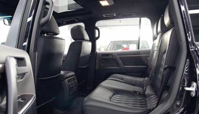 兰德酷路泽出“黑豹”！近5.2m外观凶狠，扭矩529N.m，越野稳如牛