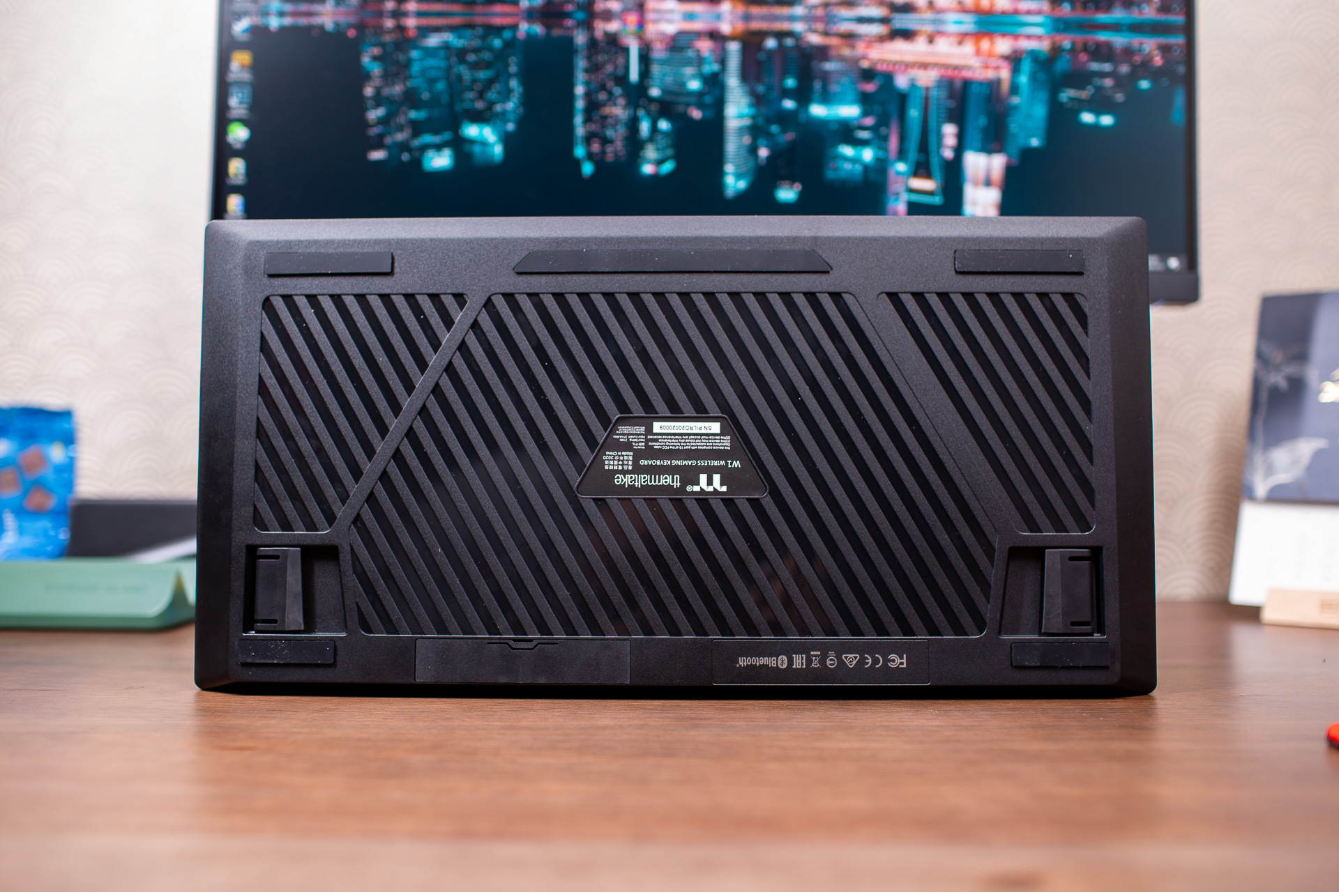 无线机械键盘带幻彩,无线机械键盘没有延迟吗