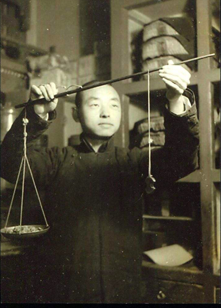 女儿死于瘟疫后，日本医生才发现中医能治“不治之症”，悔已晚