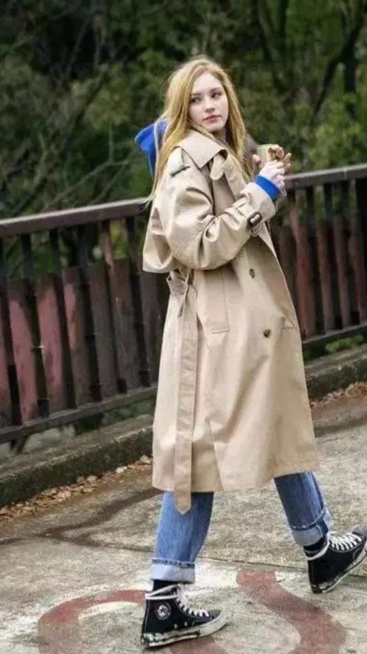 白色风衣穿搭高级感,风衣怎么穿好看又显高级