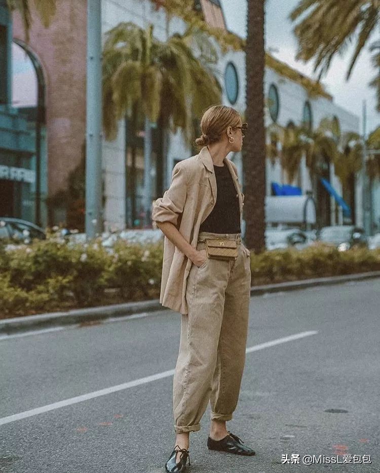 有哪些手袋既经典又时髦呢,时髦氛围感的必备单品迷你手袋