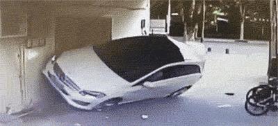 千万别惹女人搞笑视频,爆笑gif姑娘你已经突破天际啊