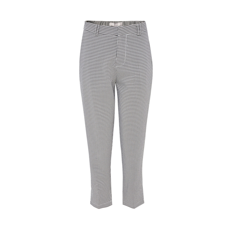 小个子如何打造高级感,掌握这几点让你在职场中脱颖而出