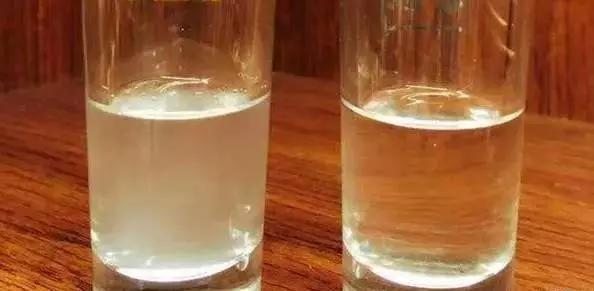 自酿白酒有些浑浊不透明什么原因,白酒为什么会沉淀