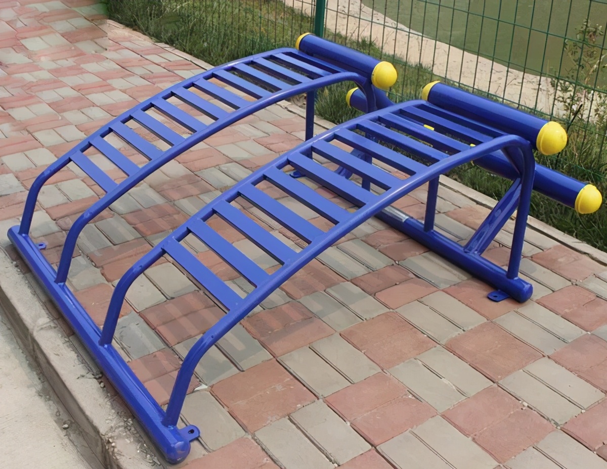 夏天带孩子去户外活动家长要警惕,户外活动这些地方要当心