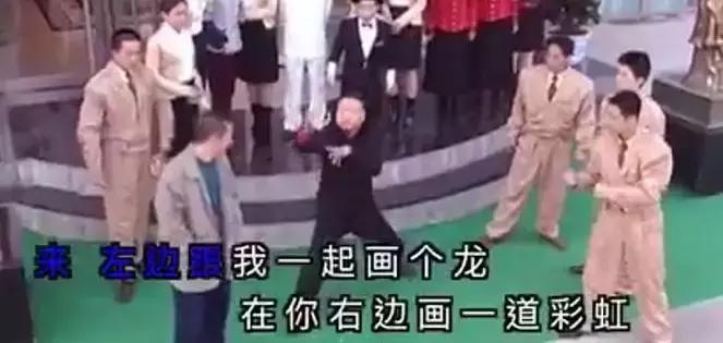 画龙画彩虹外国人,画龙老舅