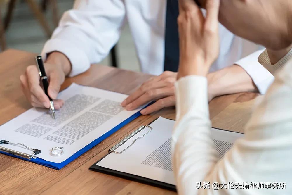 起诉离婚2个小孩的抚养权怎么判,起诉离婚1岁孩子抚养权归谁