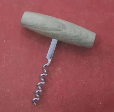 我说大叔你不知道还这么多开瓶器吗？