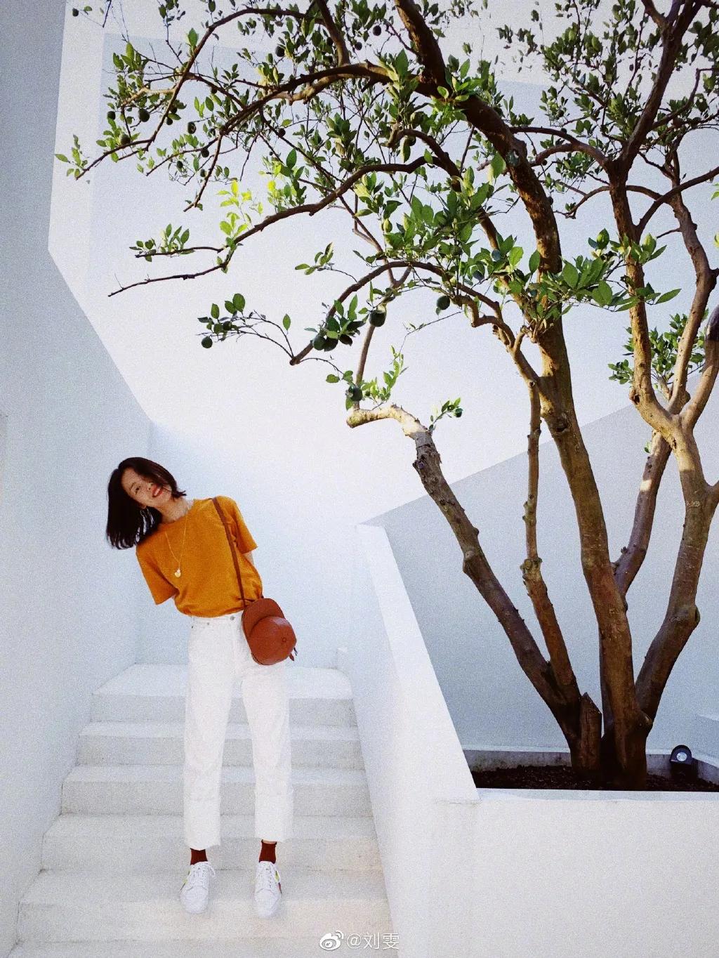 疯了，她的平胸才是顶级性感