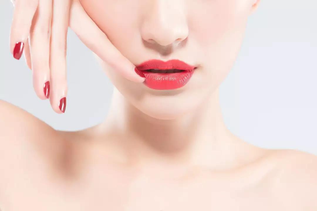 怎么避免化妆起皮,化妆已经起皮了怎么补救