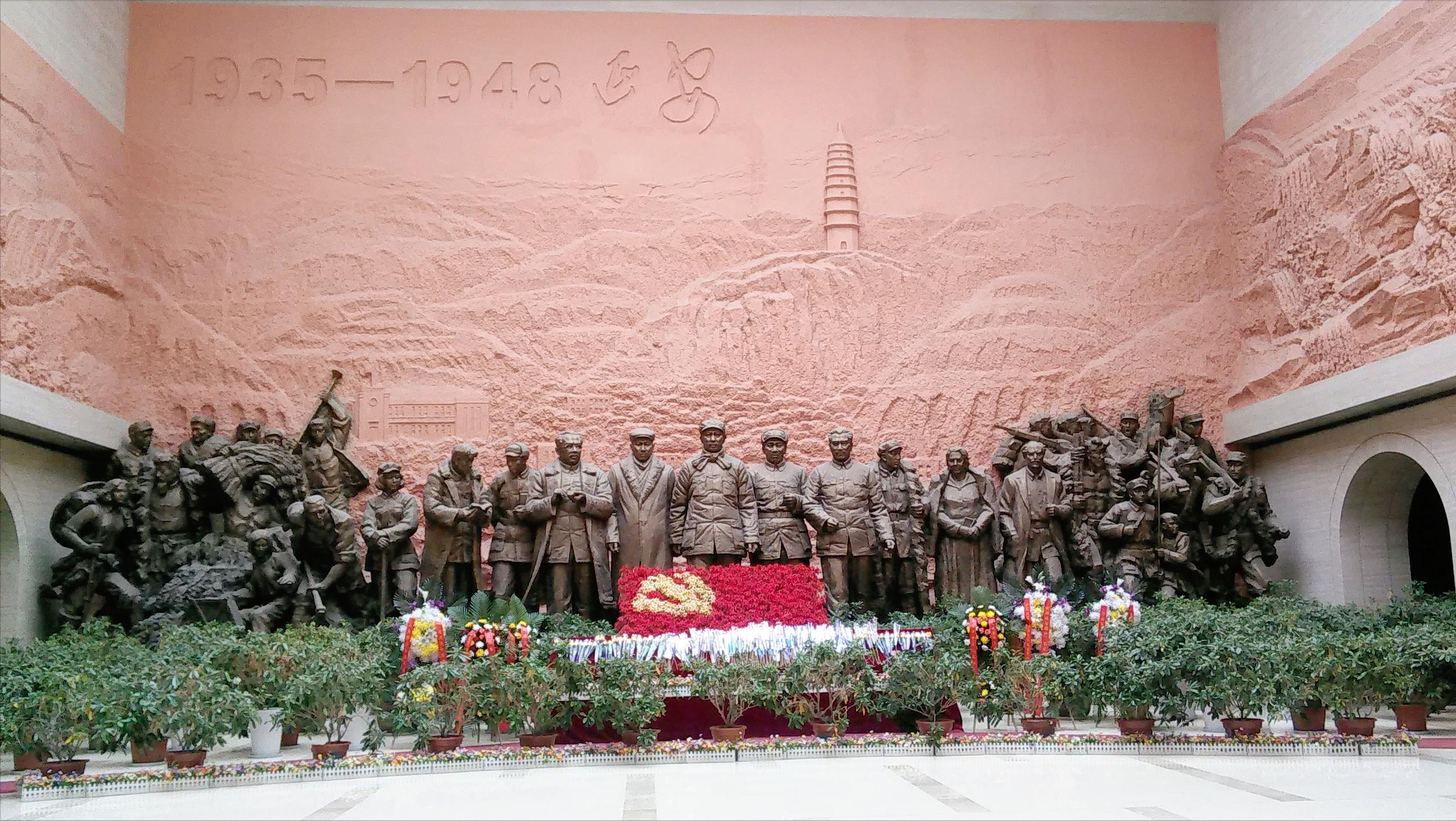 走进延安—登顶圣地宝塔山，感受安塞腰鼓山，游览佛道合一云台山