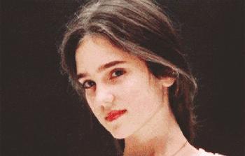 跟一个女生聊天怎么夸她,没有女生愿意被夸坚强