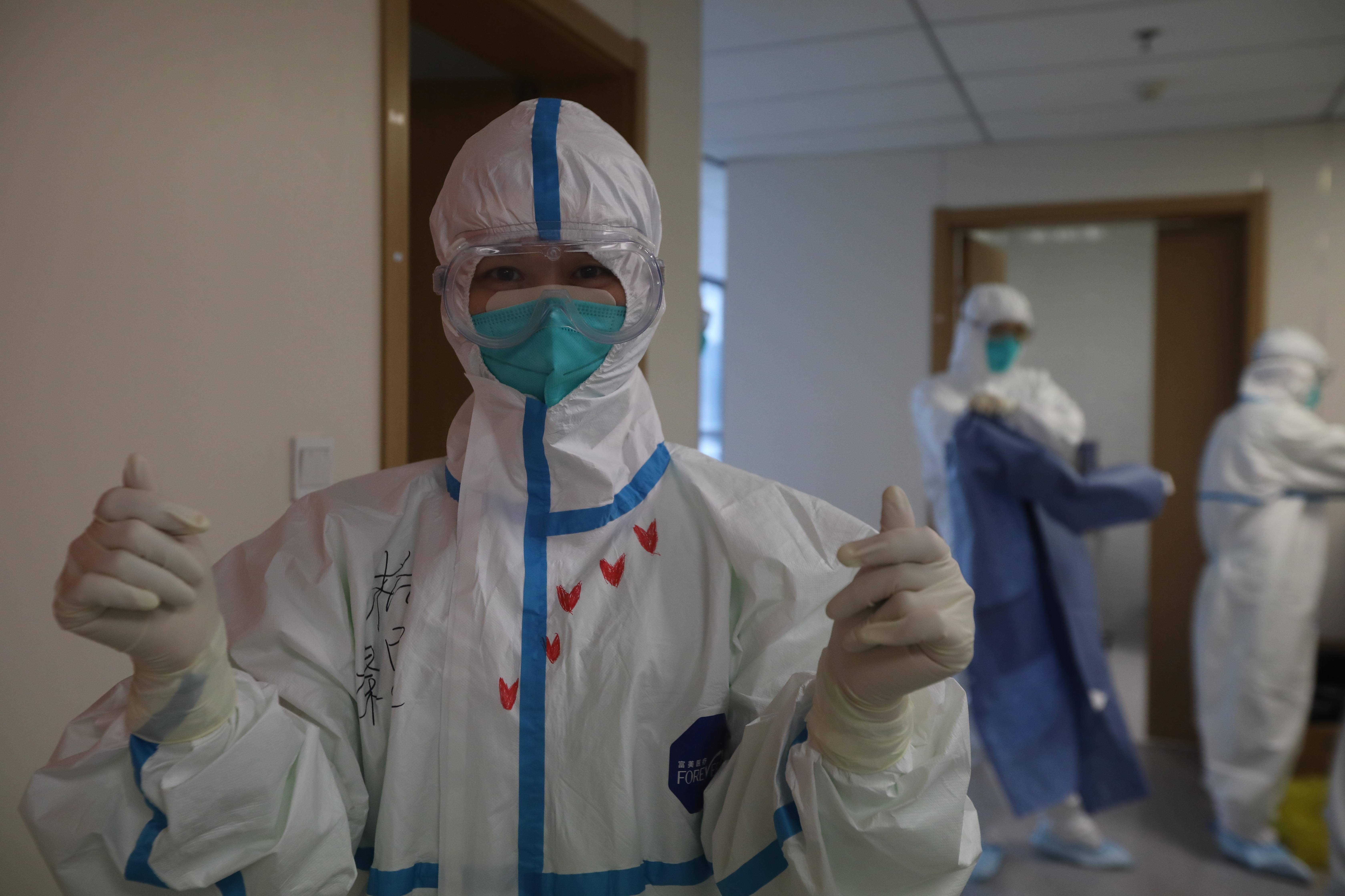 这就是南京力量②|白衣作战袍，用爱守护“宁”