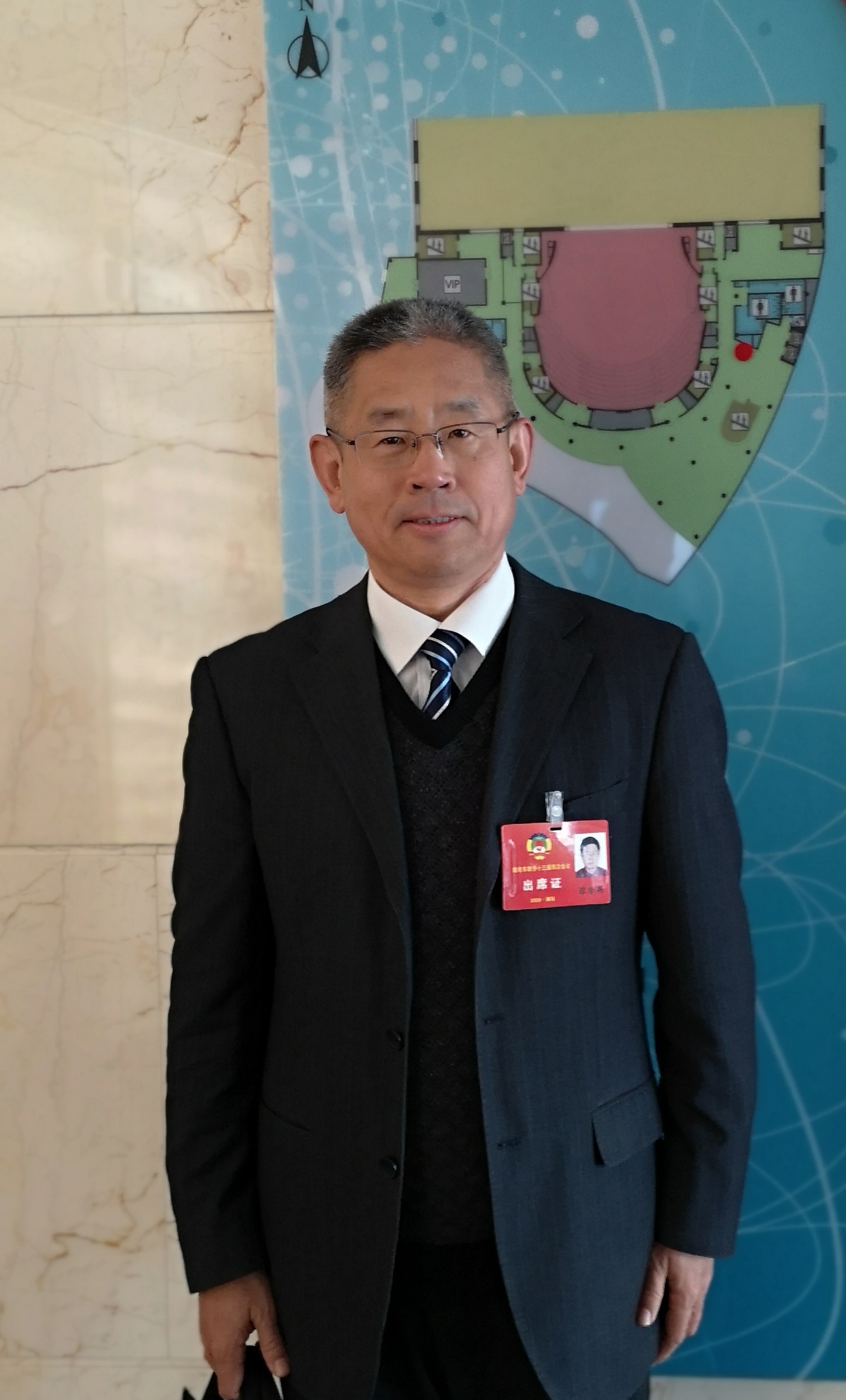 潍坊以风筝而闻名于世英语,潍坊一座温暖小城