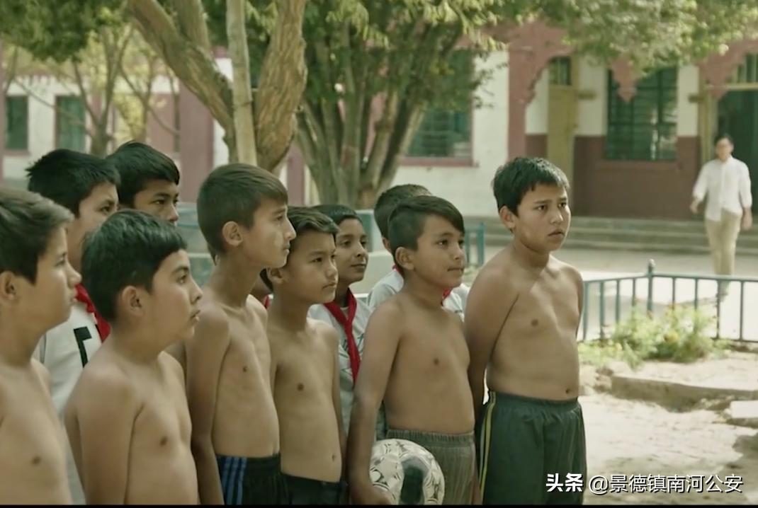 真正的后浪精彩视频,真正的后浪是什么样子