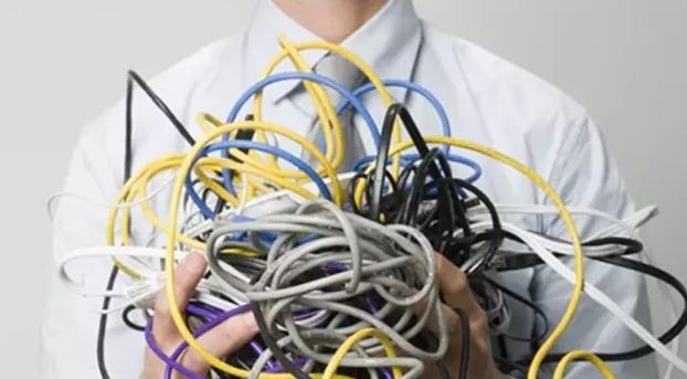 电视线很乱怎么隐藏,乱七八糟的线怎么收纳