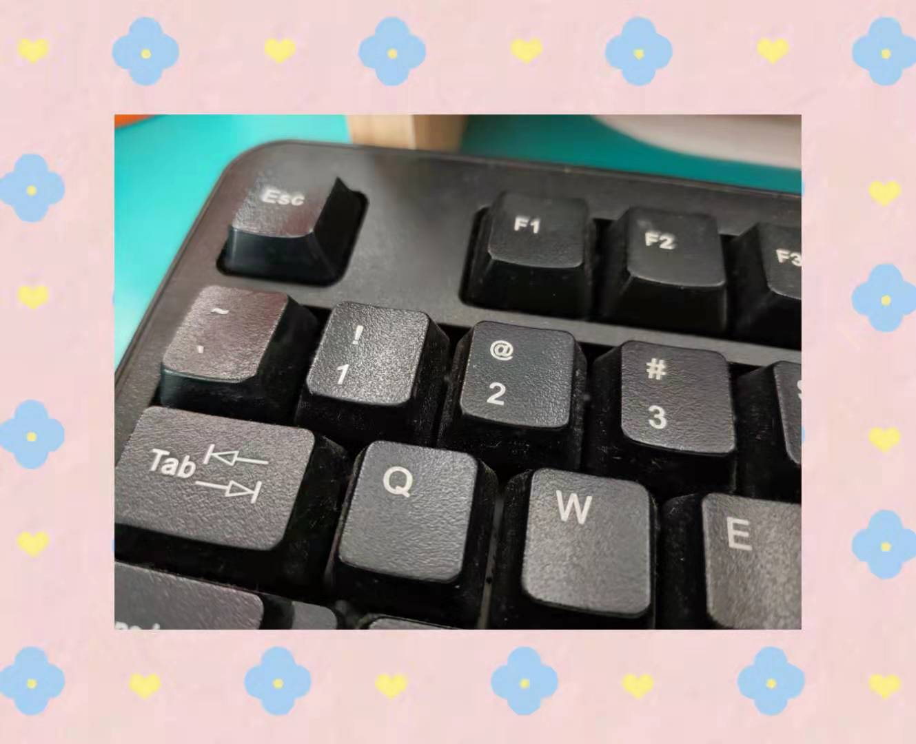 邮件前面的符号是什么,发邮件的邮件名是什么