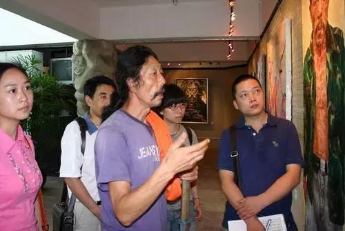 美术生哭完了继续画,气哭老师的美术生