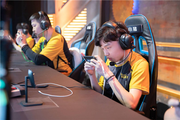 CFML最强第六人已诞生他将一路与冠军同行