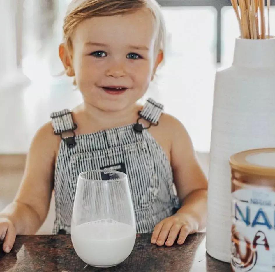 最会选的新生代妈妈，为什么偏偏中意这款A*奶2**粉？