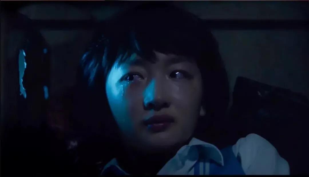 少年的你易烊千玺周冬雨精彩演技,少年的你易烊千玺尾随保护周冬雨