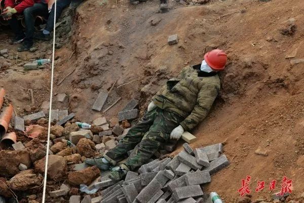 确诊4万多例……熬不住了看看他们!