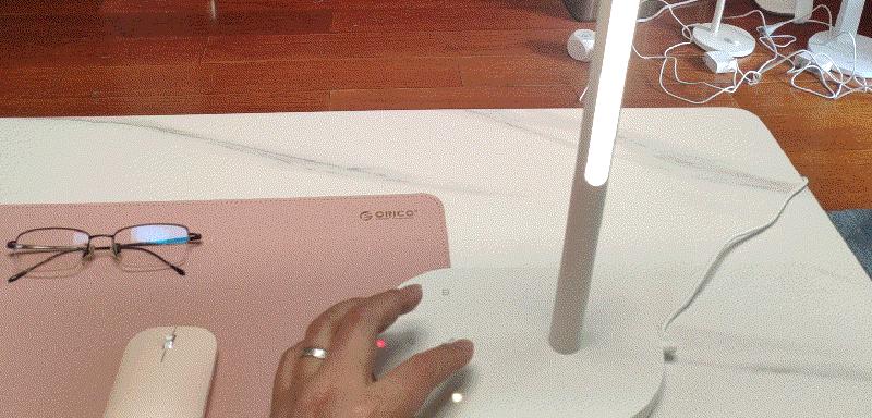 护眼台灯台式和落地款如何选,高性价比护眼台灯选择