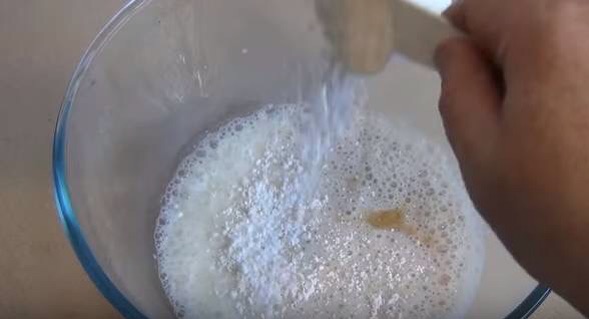 奶油打发的方法和技巧,奶油打发教程要加黄油吗