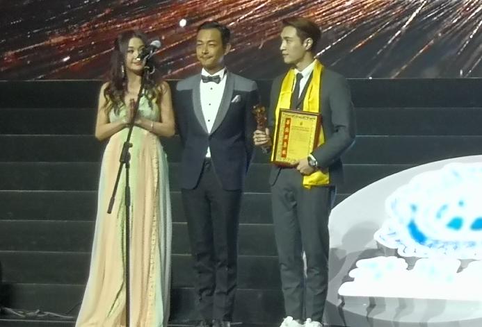 华鼎奖张艺兴完整版,张艺兴孤注一掷电影节金奖