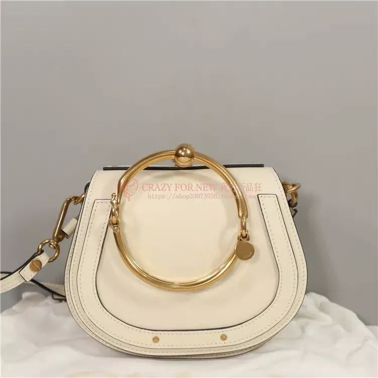 它是近半年最值得剁手的新包！C4N带来第一眼就爱上的包包