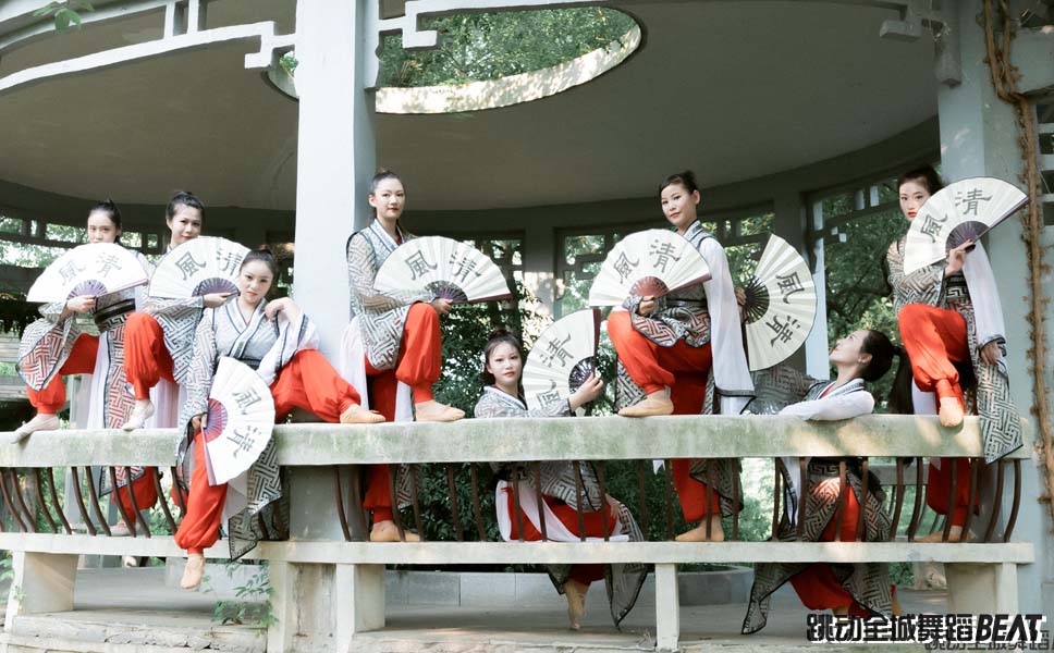 中国舞初级手位脚位组合完整版,芭蕾五个基本脚位术语