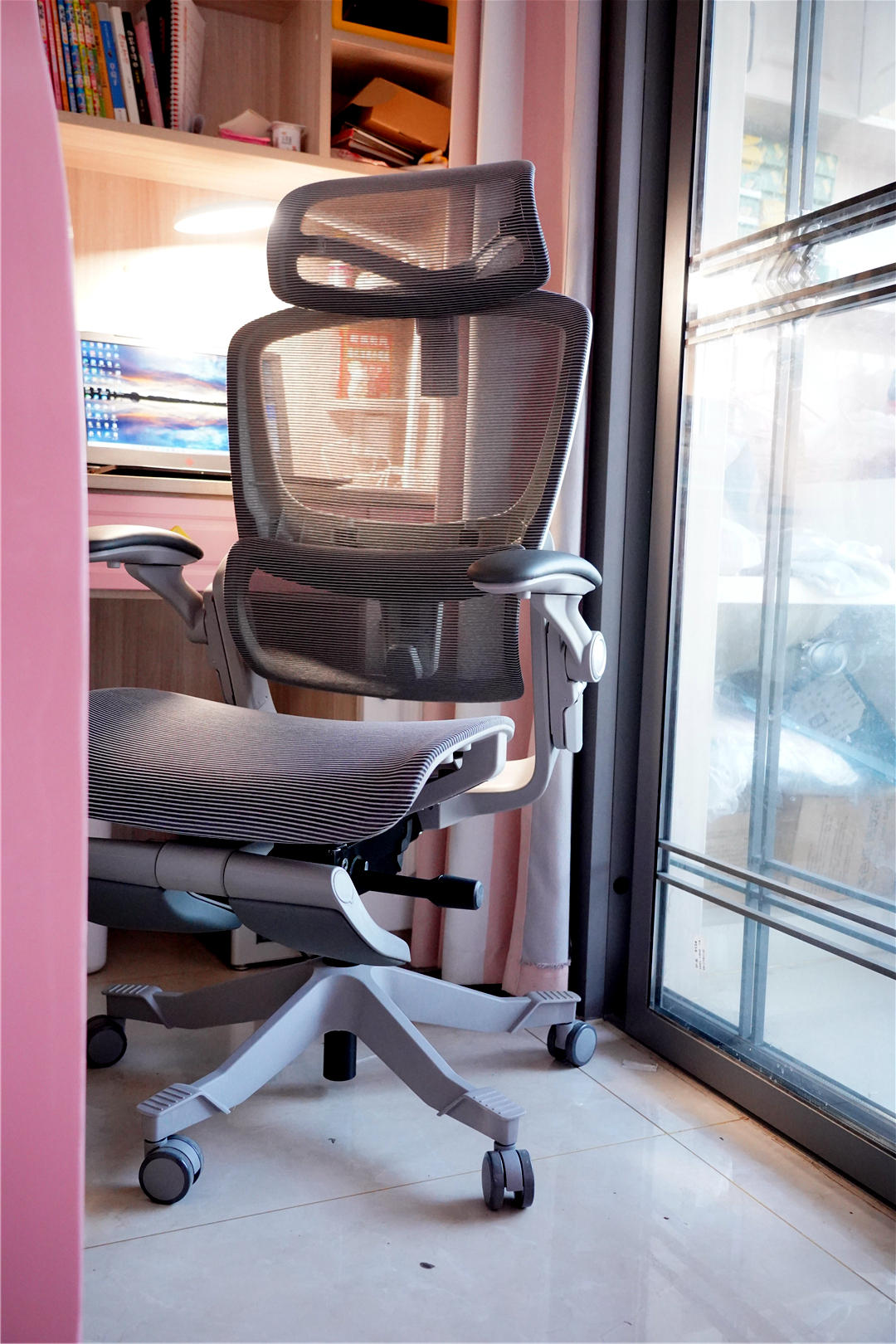 缓解疲劳，降低久坐危害，请选择网易严选3D悬挂腰靠人体工学转椅