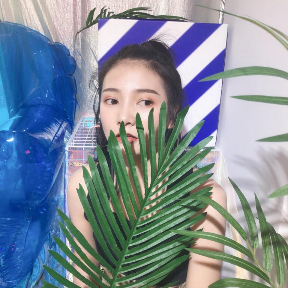 想了很久终于鼓起勇气去整容,埋线双眼皮10年想做个全切双眼皮