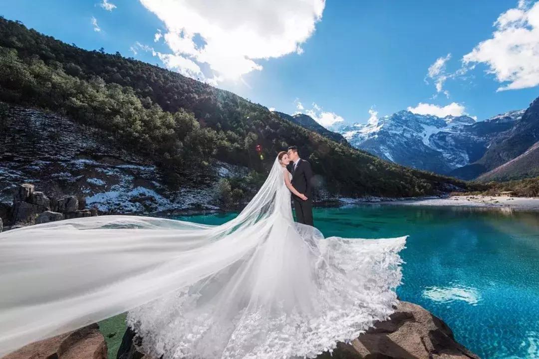 一定要和喜欢的人去丽江,有喜欢的人真好原唱完整版