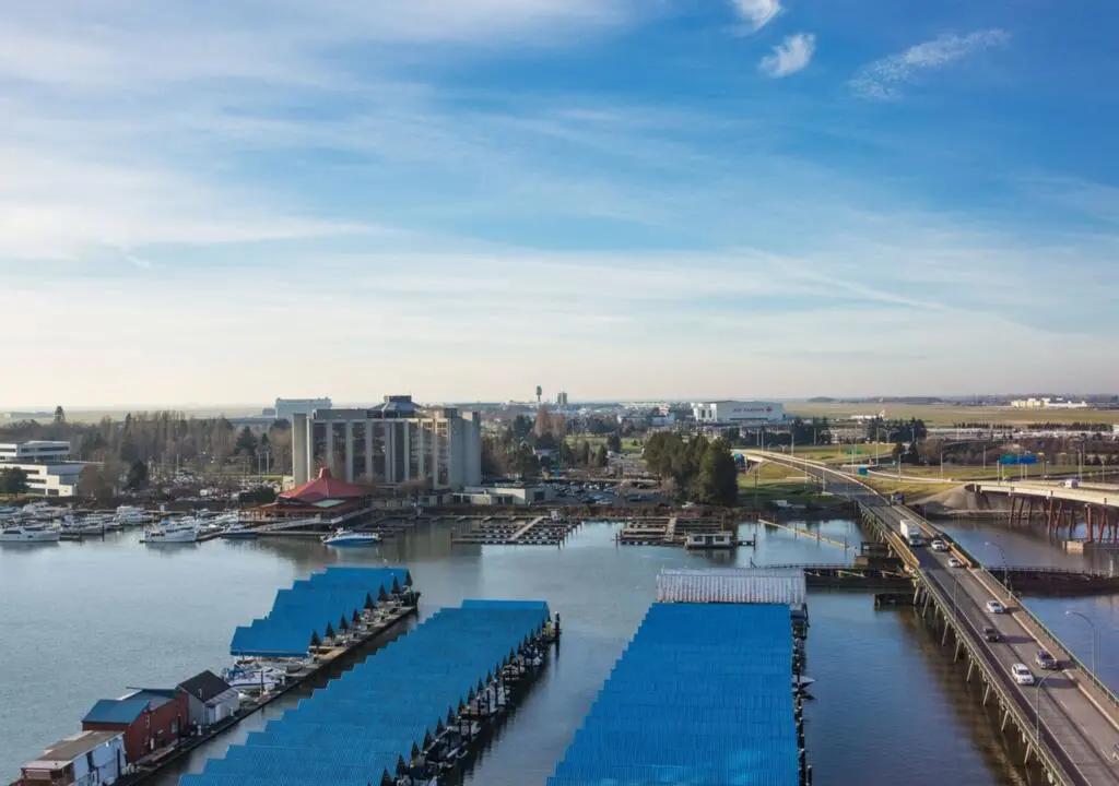 温哥华入境隔离酒店,在加拿大隔离酒店收费吗