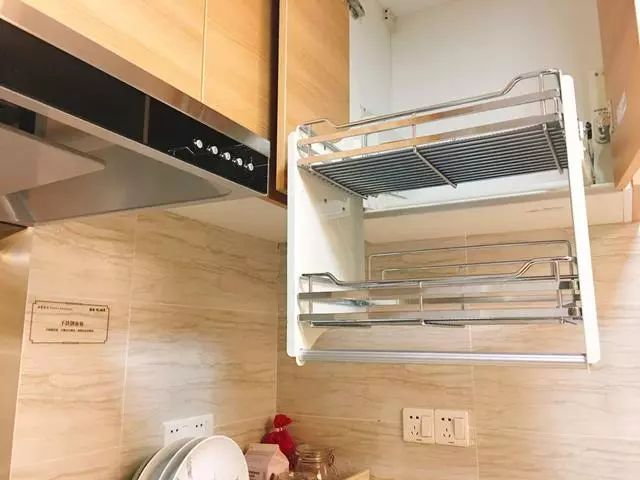 橱柜高度不够放不了净水器,橱柜太高了够不着