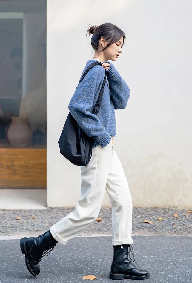 马丁靴加豆腐裤,小脚裤马丁靴穿搭