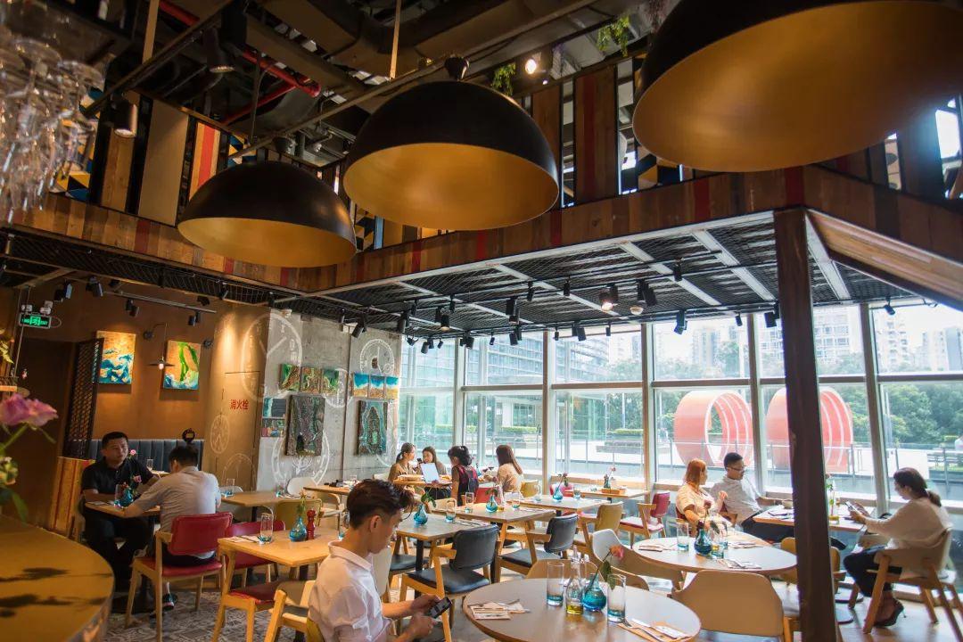 一挤就爆奶的超薄0.1pizza，被外国朋友吹上天