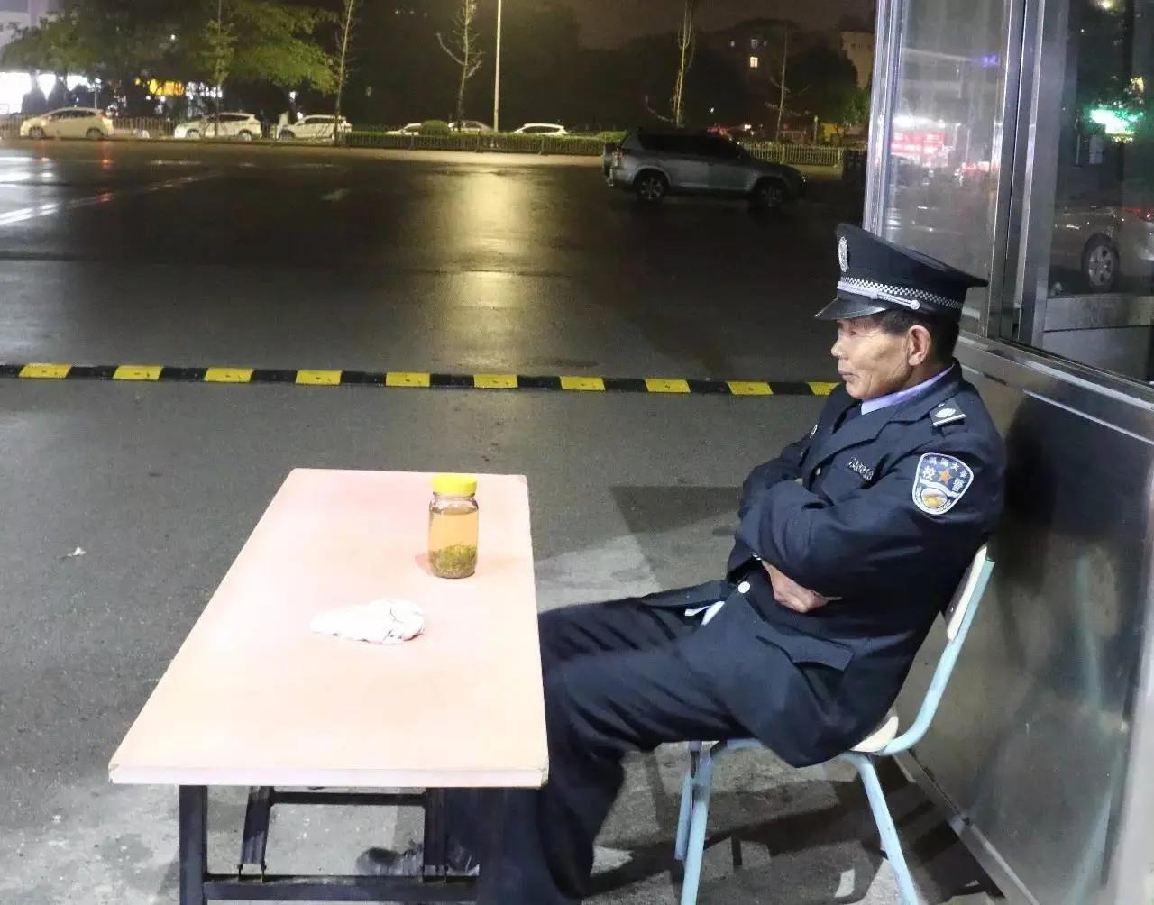 如何看待保安兼职问题,对于保安这个行业的看法