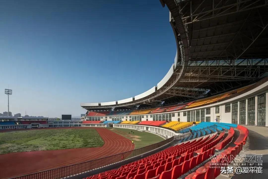 平度奥体中心羽毛球馆在哪,平度新篮球馆