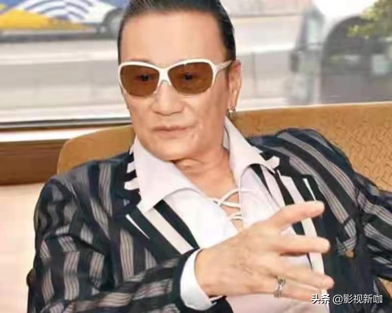 谢贤1993年拜年,谢贤拥抱孙子